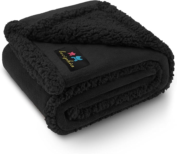 Luciphia Waterproof Pet Blanket, Liquid Pee Proof Dog Blanket by luciphia