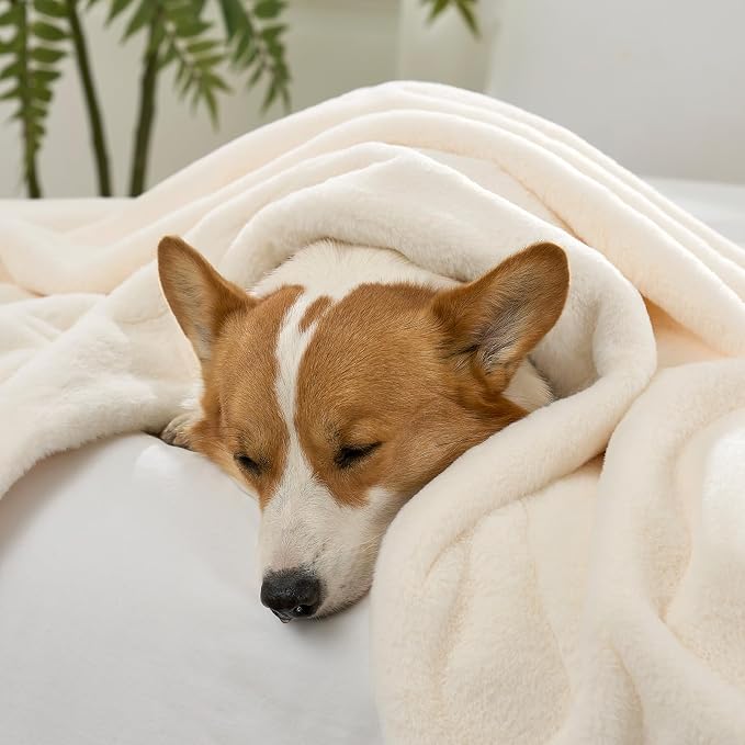 Waterproof Pet Blanket, Ultra Soft Luxury Faux Fur Throw Blanket - Image 7