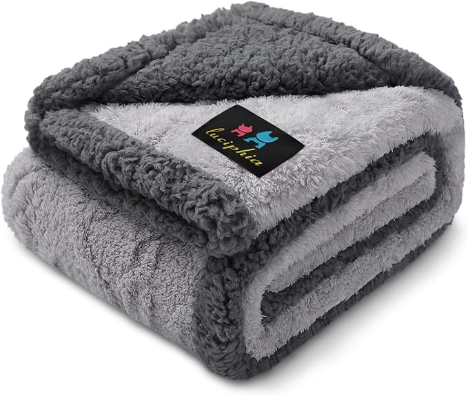 Luciphia Waterproof Pet Blanket, Liquid Pee Proof Dog Blankets by luciphia