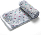 1 Pack 3 Blankets Super Soft Cute Dot Pattern Pet Blanket Flannel Throw - Image 4