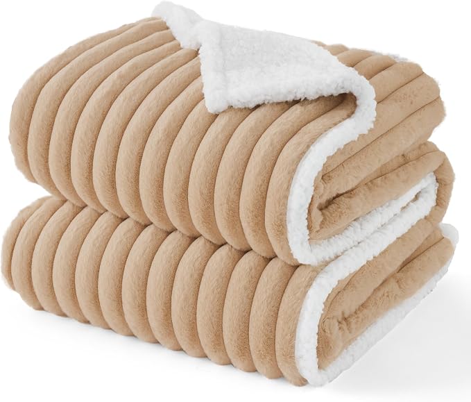 Bedsure ComfyFleece™ Waterproof Dog Blankets by BEDSURE