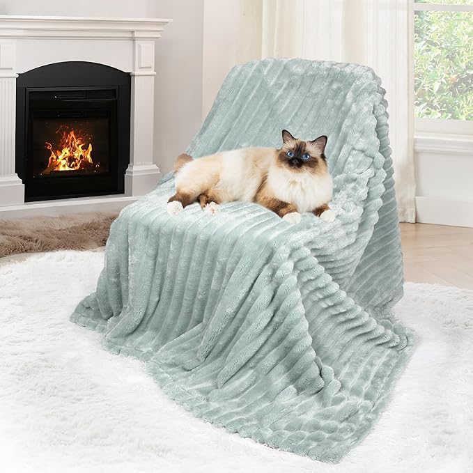 Waterproof Dog Blanket, Soft Fleece Blanket - Image 4